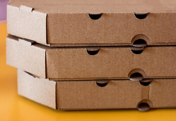 Pizza Delivery Boxes Made From Kraft Cardboard