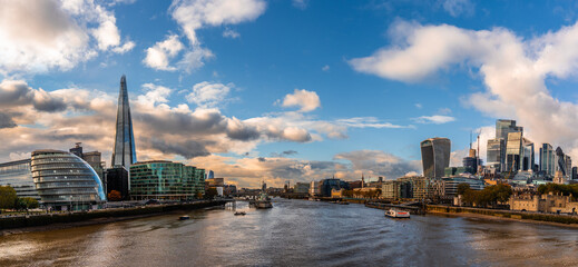Fototapeta premium London Building & River