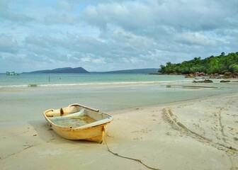 boat on the Cambodian beach
