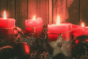  Dekoration für Advent Weihnachten 4 Advent mit Zahl 4 und Kerzen
