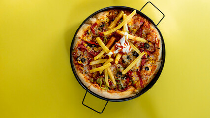 mix pizza in hat pan