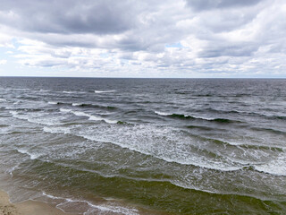 Fale nad morzem Bałtyckim