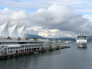 Fototapeta premium Cruise Ship at Canada Place, Vancouver, British Columbia, Canada