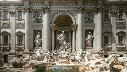 trevi fountain rome italy