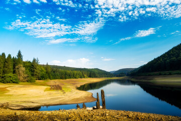 Howden Dam, lake in the mountains