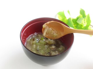 おいしそうなとろみつきの味噌汁