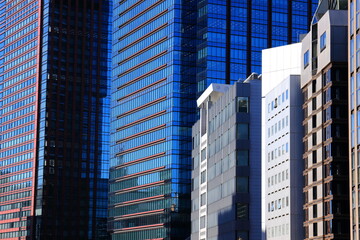 高層ビルが立ち並ぶビジネス街