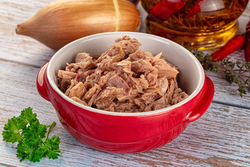 Canned tuna fish in olive oil
