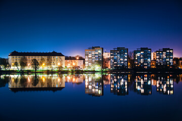 Fototapeta premium night view of the city of riga