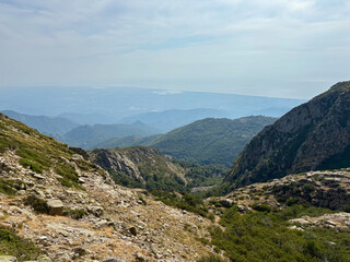 Obraz premium Paysage montagneux sur le GR20 Sud entre Prati et Usciolu