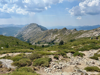 Montagnes corses entre le refuge de Prati et le refuge d'Usciolu sur le GR20