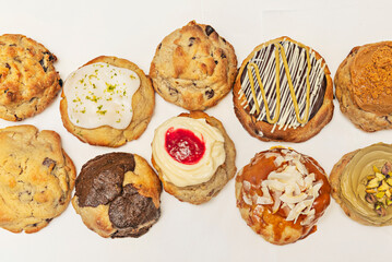 Ginger and Cardamom Cookies: Warming spices that create a comforting flavor ideal for cold days