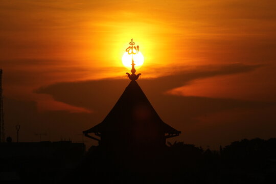 masque at sunset - Powered by Adobe