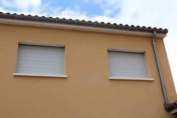 Volet roulant automatique de fenêtre