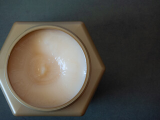 Wallpaper with mask for hair