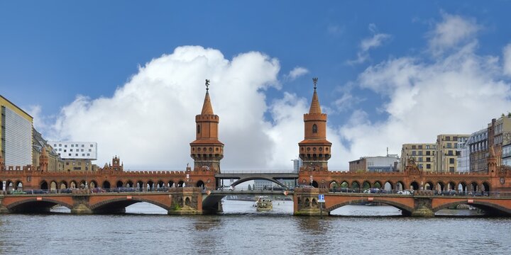Oberbaum bridge over the Spree river, Berlin, Germany