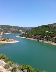 Fototapeta premium Scenic river valley on a sunny day