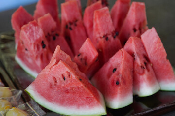 切り分けたスイカ
