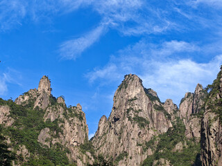A sea of clouds churning in the mountains