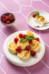 cottage cheese pancakes with raspberries and mint