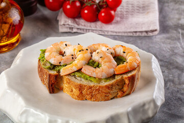 Sandwich with prawn and avocado