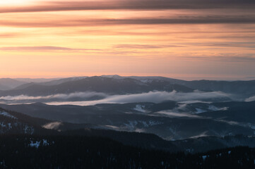 Obraz premium Winter Sunset Mountain Landscape