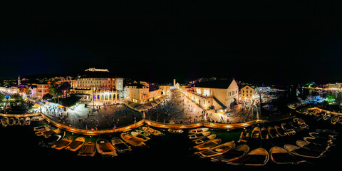 Fototapeta premium Night Panorama of Hvar Waterfront Square