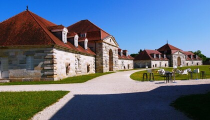 Bâtiment du XVIIIe siècle de la saline royale d’Arc-et-Senans dans le Doubs en région Franche-Comté France Europe