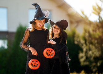 children celebrating Halloween