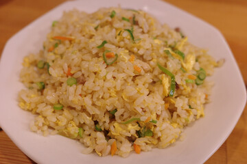 Fried Rice with Egg and Vegetables（卵と野菜のチャーハン）
