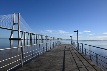 Naklejka premium bridge to the river
