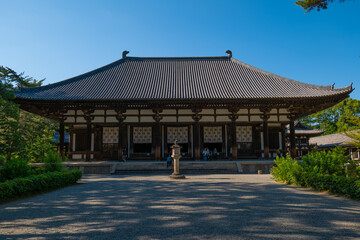 奈良、唐招提寺、佛寺、寺院、文化財、木造建築、古代建築、日本文化、歷史名勝、文化財、木、綠色、青空、写真素材