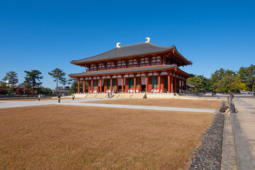 Obraz premium 奈良、興福寺、佛寺、寺院、文化財、木造建築、古代建築、日本文化、歷史名勝、文化財、木、綠色、青空、写真素材