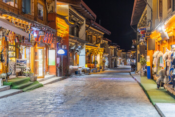 Naklejka premium The ancient town landscape of Dukezong in Shangri-La, Yunnan 
