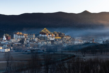 Obraz premium The sunrise view of Songzanlin Monastery in Shangri-La, Yunnan 