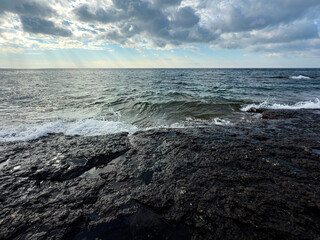 Superior Rays on the Horizon