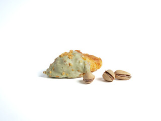 Cruasán con relleno y cobertura de pistacho