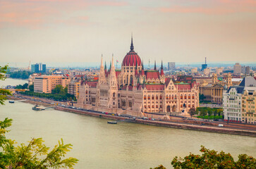 Obraz premium Beautiful view of Hungarian parliament, Budapest , Hungary