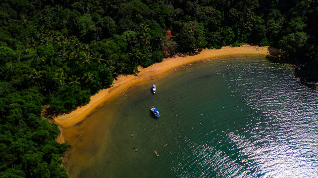 Praia Mar Oceano Natureza Barcos &Aacute;gua Verde Mata Atl&acirc;ntica Areia Tropical Rio De Janeiro Brasil Paisagem Cidade Litoranea Turismo Viagem Cultura Colonial Patrimonio Historico Porto Paraty Colorido