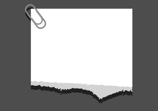 Papel rasgado con clip gris en fondo negro
