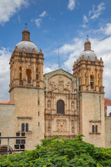 Fototapeta premium Santo Domingo de Guzman Church in Oaxaca - Templo de Santo Domingo de Guzmán en Oaxaca, Mexico 