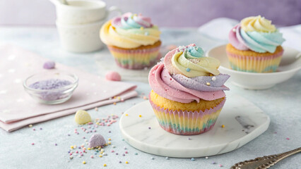 cupcakes with whipped cream