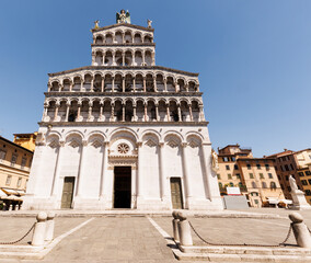 Naklejka premium San Michele in Foro, a Roman Catholic basilica church in Lucca, Tuscany
