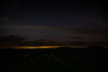 Fototapeta premium nächtlicher Blick über den Pfälzer Wald