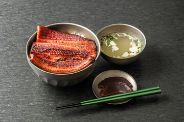 国産天然うなぎのうな丼　Super high quality Japanese eel bowl