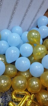 Golden and blue bloon 