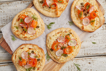 Flammkuchen with carrot salmon