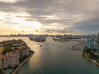 Naklejka premium Miami Beach. Skyline aerial view. Miami city. Tropical coastal Miami scene. Famous oceanfront. South Miami beach panorama view.