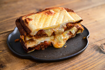 チーズミートソースホットサンド