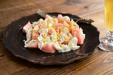 モモモッツァレラ